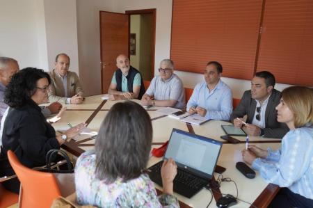 Imagen El Palacio Provincial acoge una reunión para abordar soluciones conjuntas entre el sector hostelero y la Diputación